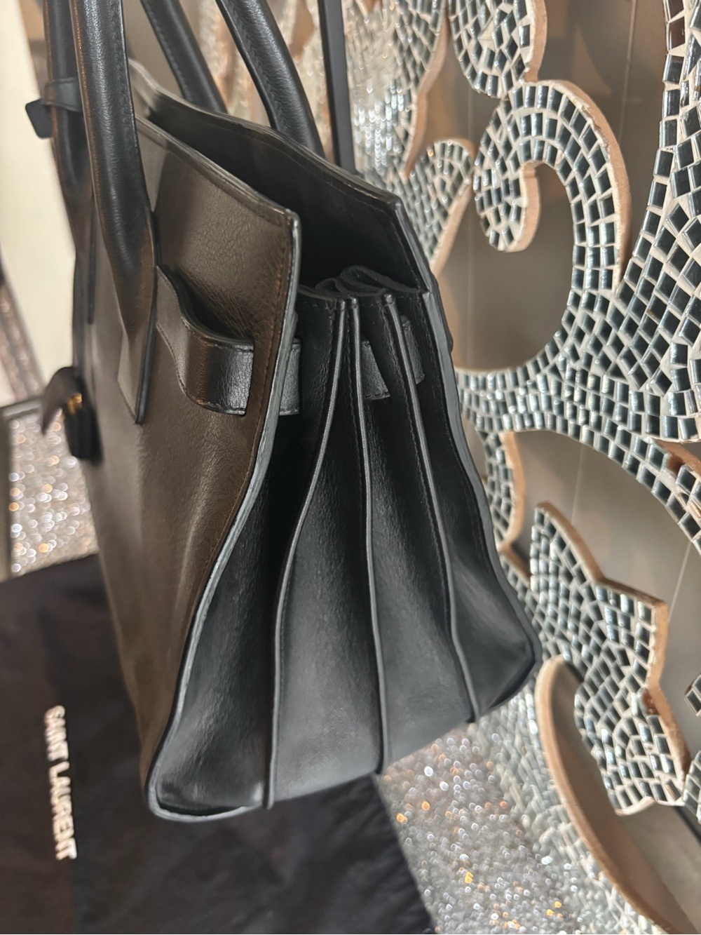 ⭐️Yves Saint Laurent Black Leather Sac De Jour Handbag with Authentication⭐️ - Picture 7 of 15